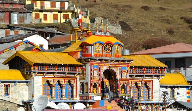 Badrinath Temple photo by Himalyan Hikers, a sacred stop on the Chardham Yatra package